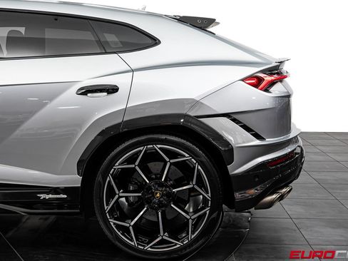 Used 2024 Lamborghini Urus Performante AWD/4WD image 22