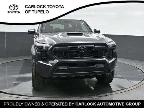 Used 2025 Toyota Tacoma TRD Sport AWD/4WD image 7