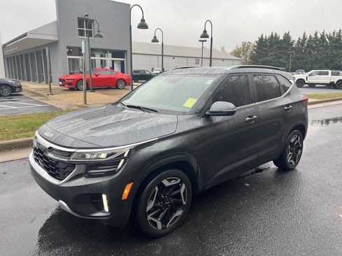 Used 2024 Kia Seltos SX w/ SX Sunroof Package image 6