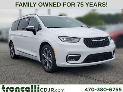 New 2026 Chrysler Pacifica Pinnacle w/ Trailer Tow Group