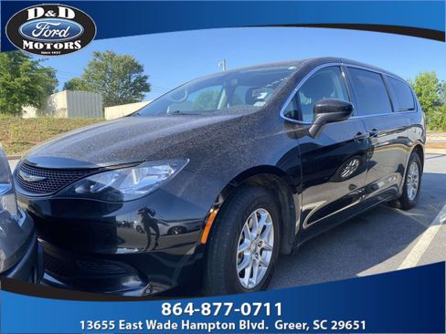 Used 2022 Chrysler Voyager LX FWD image 1