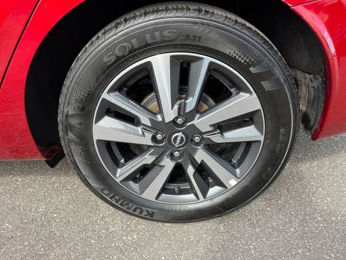 Used 2025 Nissan Versa SV image 29