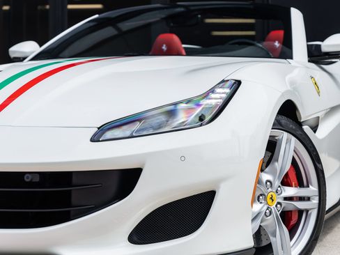 Used 2020 Ferrari Portofino RWD image 21