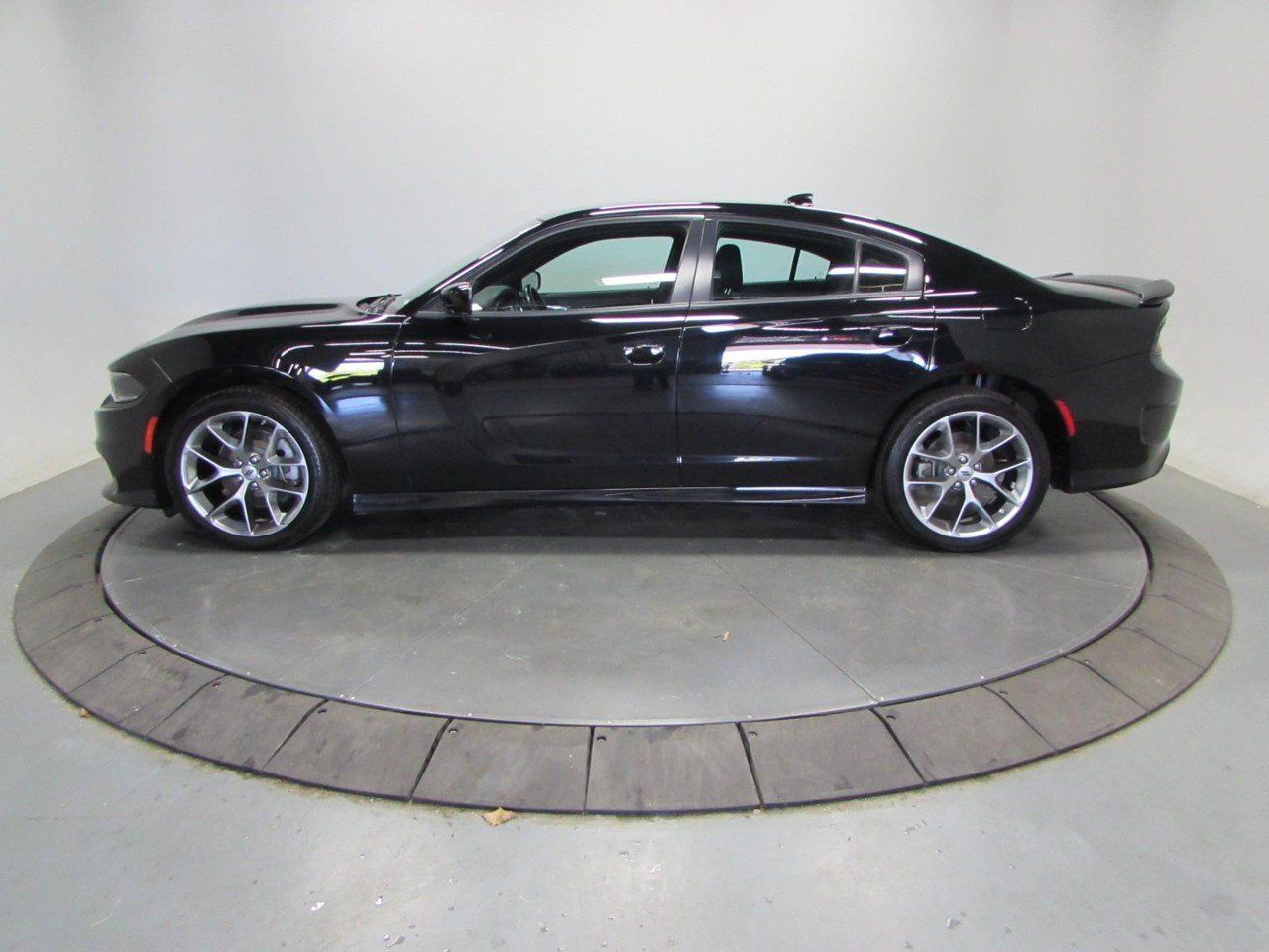 Used 2023 Dodge Charger GT RWD image 4