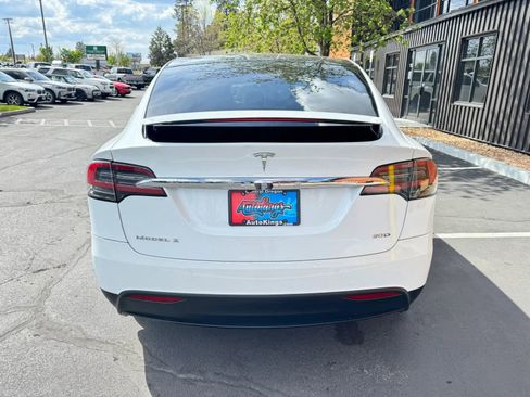 Used 2016 Tesla Model X 90D AWD/4WD image 4