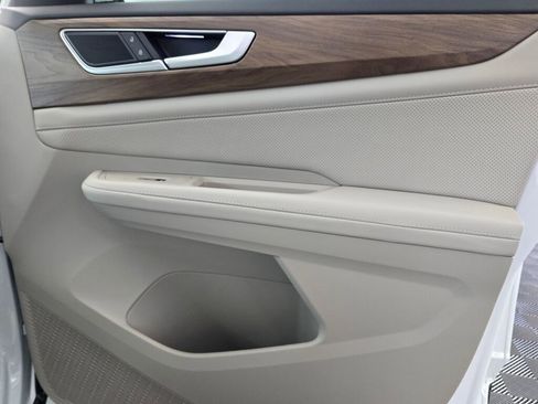 New 2024 Volkswagen Atlas SE image 27