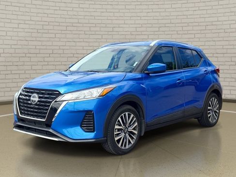 Used 2023 Nissan Kicks SV FWD image 1