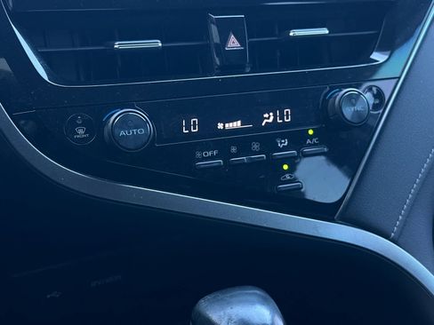 Used 2022 Toyota Camry SE FWD image 19