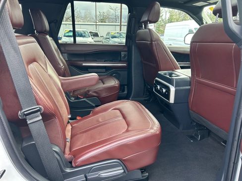 Used 2023 Ford Expedition Limited image 22
