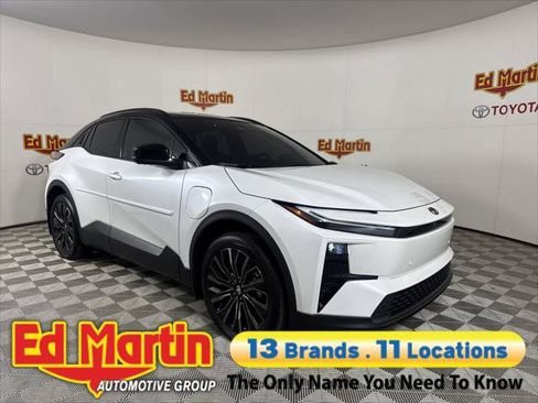 Certified 2026 Toyota C-HR AWD/4WD image 1