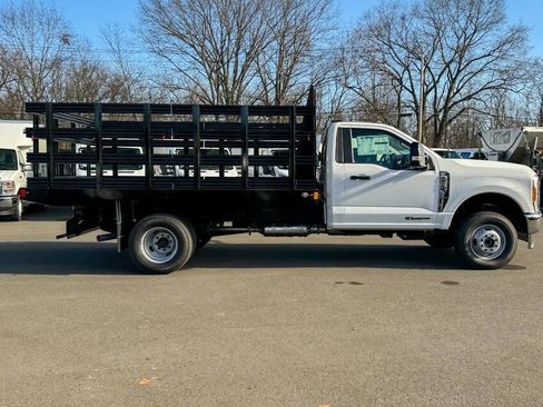 Used 2024 Ford F350 XLT image 2