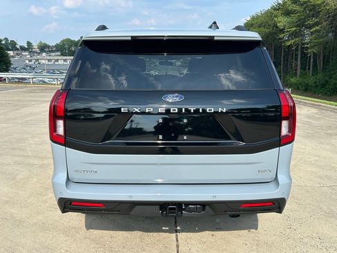 Used 2025 Ford Expedition Max Active AWD/4WD image 5