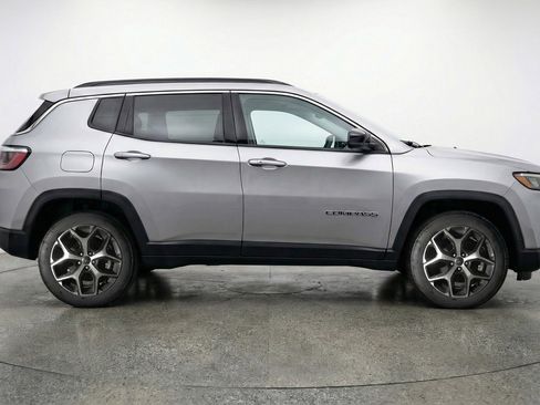 Used 2025 Jeep Compass Limited AWD/4WD image 11