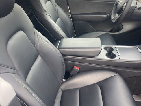 Used 2021 Tesla Model Y Long Range image 18