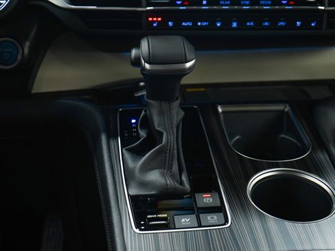 Used 2023 Toyota Sienna Platinum image 20