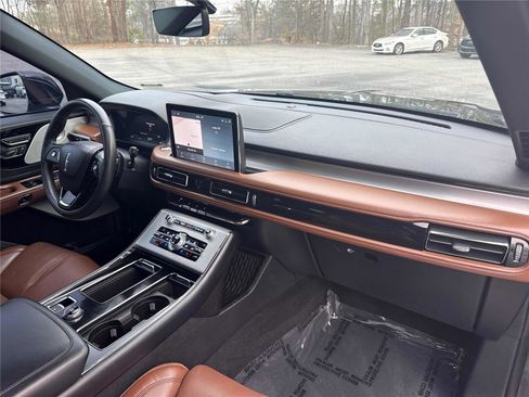 Used 2020 Lincoln Aviator Reserve w/ Equipment Group 202A image 25