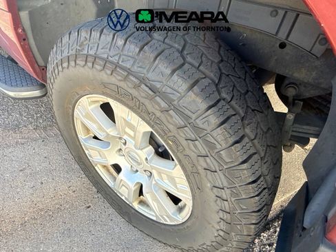 Used 2018 Nissan Titan SV w/ SV Convenience Package AWD/4WD image 8