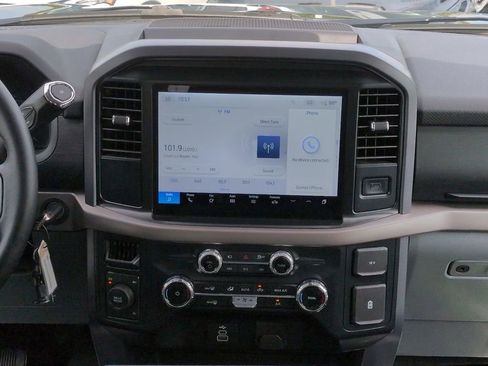 Used 2025 Ford F150 XLT w/ Equipment Group 301A Standard AWD/4WD image 17