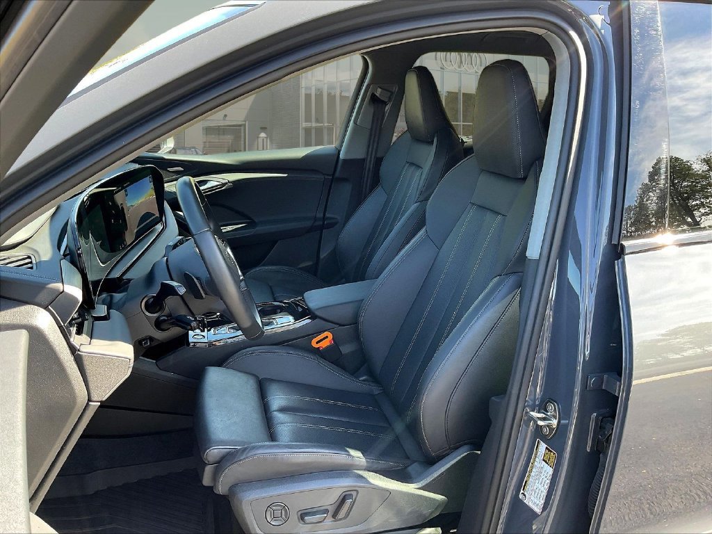 Used 2025 Audi Q6 e-tron Premium Plus w/ Premium Plus AWD/4WD image 23