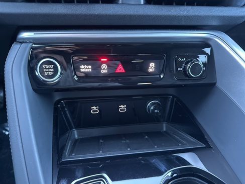 Used 2025 Audi Q5 Premium Plus w/ Premium Plus image 41