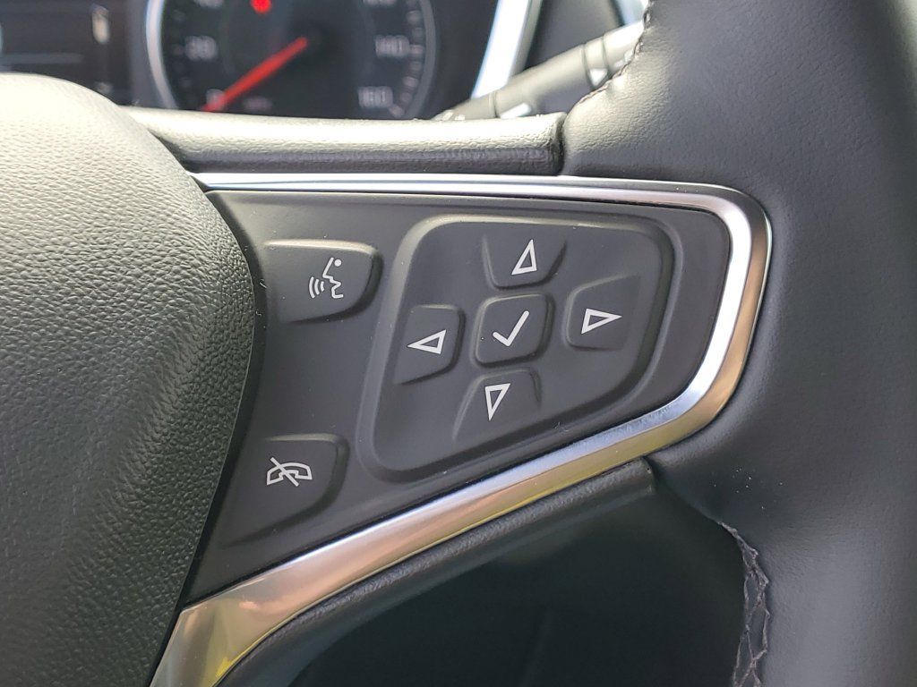 Used 2024 Chevrolet Equinox LT w/ LPO, Floor Liner Package FWD image 10