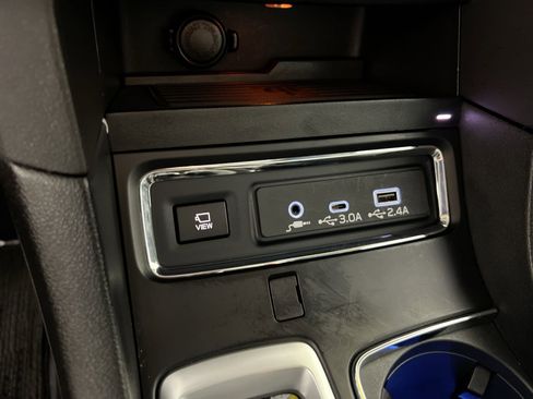 Used 2023 Subaru Ascent Limited w/ Technology Package image 36