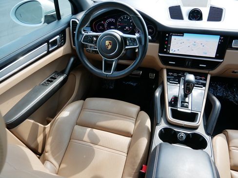 Used 2023 Porsche Cayenne S Platinum AWD/4WD image 9