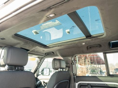 New 2025 Land Rover Defender 110 V8 image 21