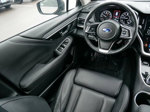 Used 2022 Subaru Outback Limited XT image 9