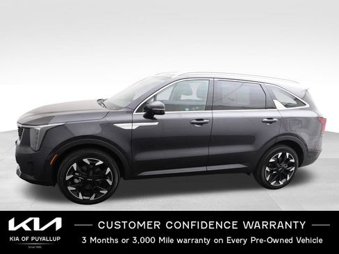 Certified 2025 Kia Sorento EX w/ Panoramic Sunroof Package AWD/4WD image 8