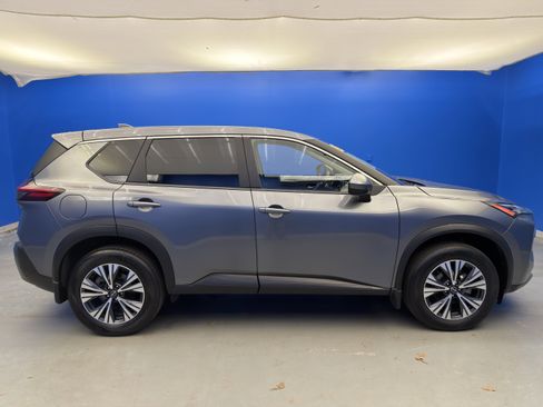 Used 2023 Nissan Rogue SV image 8