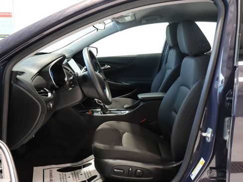 Certified 2025 Chevrolet Malibu LT FWD image 12