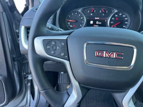 Used 2024 GMC Terrain SLT w/ Infotainment Package II FWD image 17