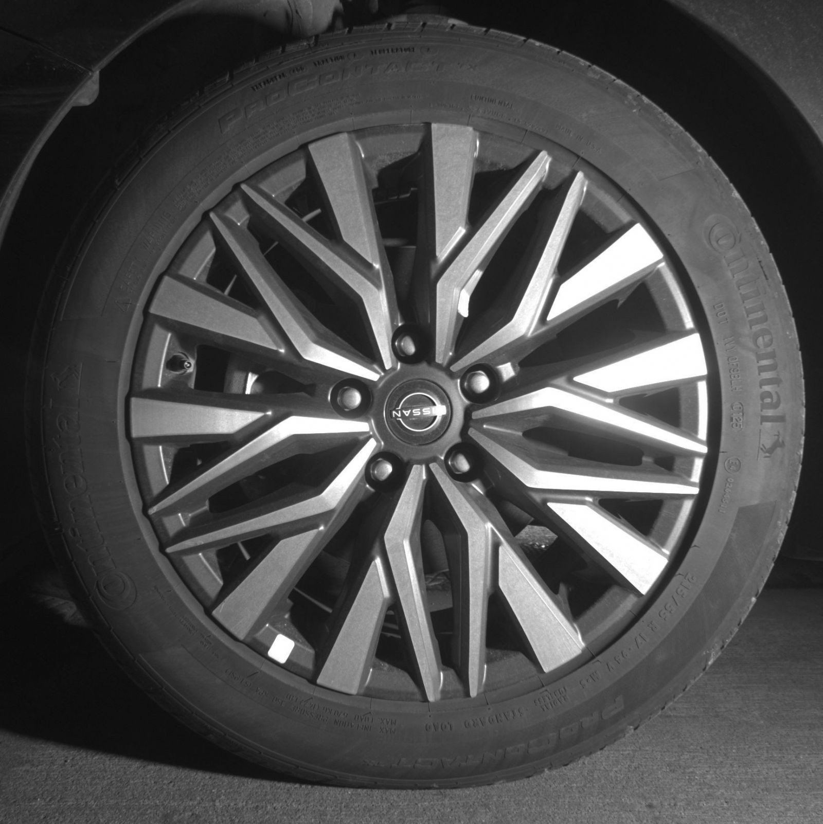 Used 2025 Nissan Altima 2.5 SV FWD image 14