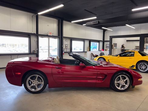 Used 2004 Chevrolet Corvette Convertible w/ Preferred Equipment Group image 22
