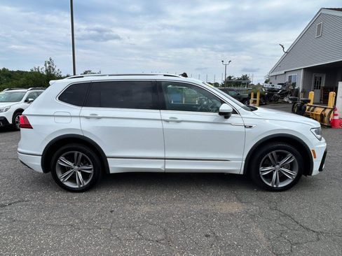 Used 2019 Volkswagen Tiguan SEL R-Line AWD/4WD image 4