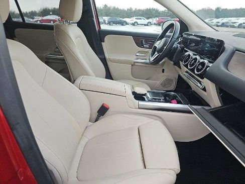 Used 2021 Mercedes-Benz GLA 250 4MATIC w/ Premium Package image 5