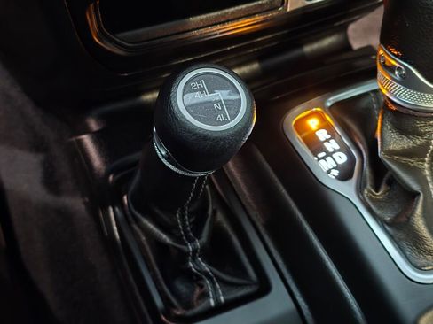 Used 2022 Jeep Wrangler Unlimited Sahara image 34