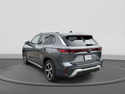 New 2026 Volkswagen Tiguan SE image 3