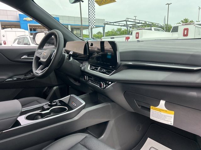 New 2026 Chevrolet Equinox LT w/ Convenience Package II FWD image 34