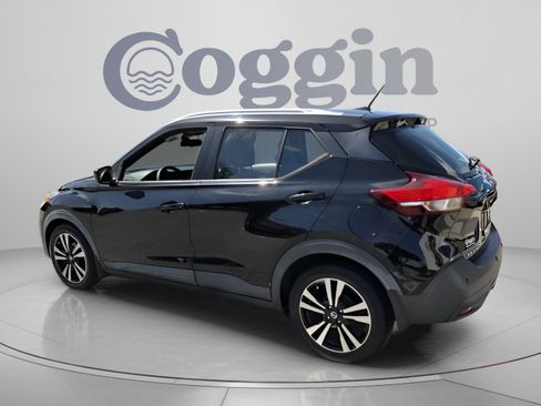 Used 2020 Nissan Kicks SV FWD image 3