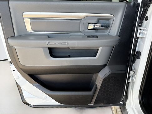 Used 2016 RAM 2500 SLT image 23