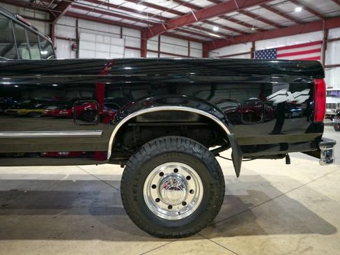 Used 1996 Ford F250 XLT image 5