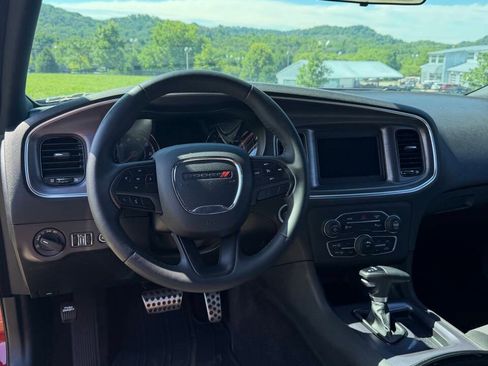 Used 2018 Dodge Charger SXT w/ Blacktop Package RWD image 29