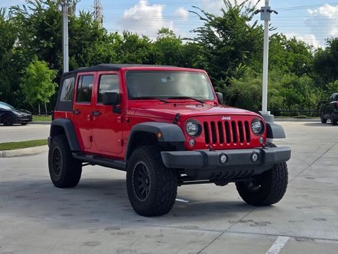 Used 2018 Jeep Wrangler Unlimited Sport S AWD/4WD image 3