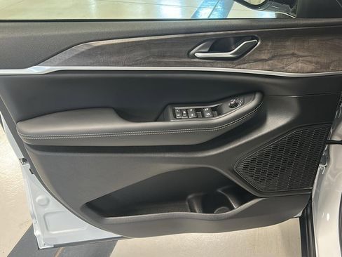 New 2026 Jeep Grand Cherokee Altitude image 15