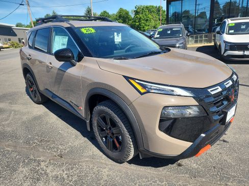 New 2026 Nissan Rogue SV AWD/4WD image 2