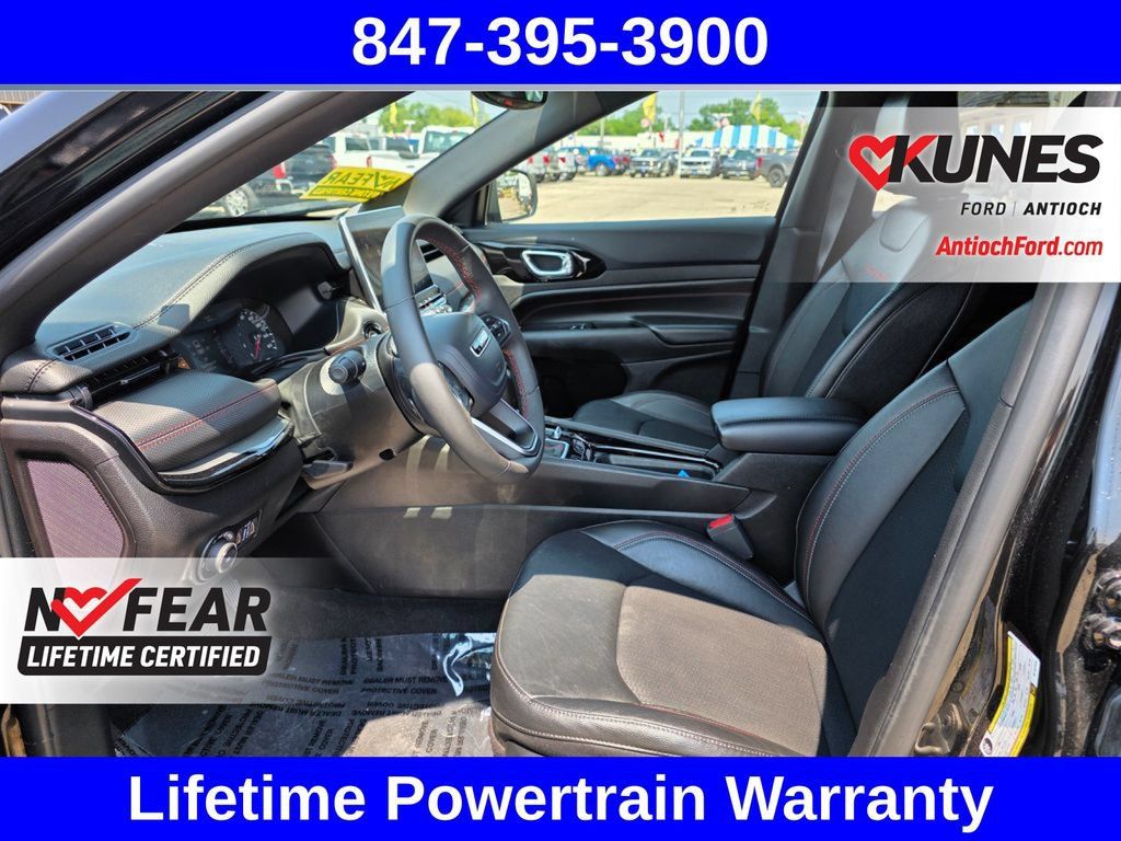 Used 2024 Jeep Compass Trailhawk AWD/4WD image 18