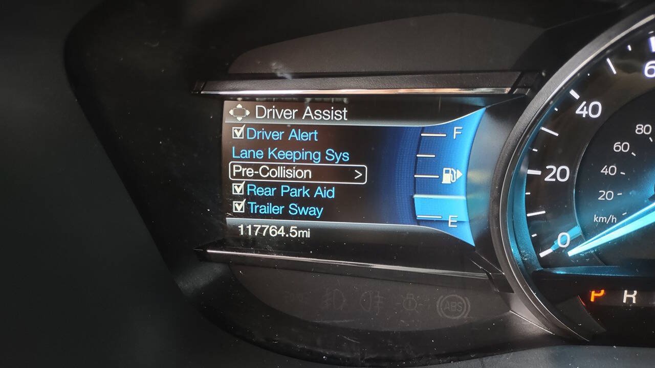 Used 2018 Ford Explorer XLT w/ Equipment Group 201A AWD/4WD image 21