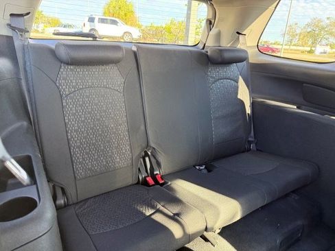 Used 2012 GMC Acadia SLE image 15